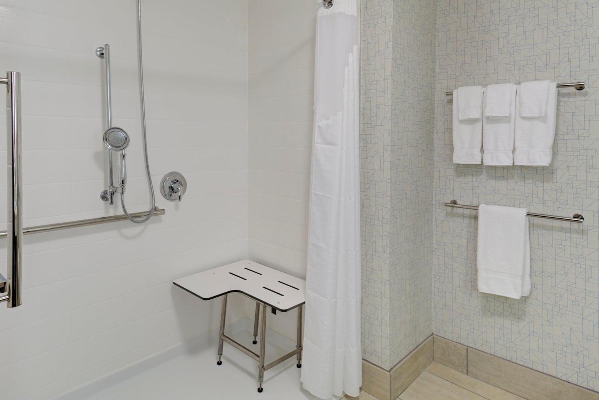 Holiday Inn Express & Suites - King George - Dahlgren By Ihg Alden Luaran gambar